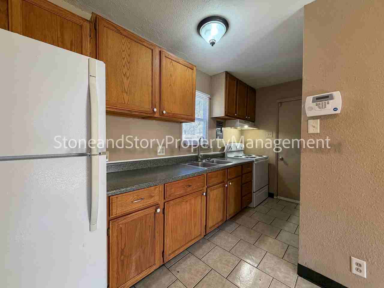 1749 Sw Green Acres Ave - Photo 4 of 13