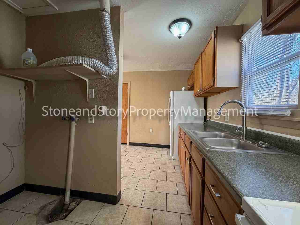 1749 Sw Green Acres Ave - Photo 5 of 13