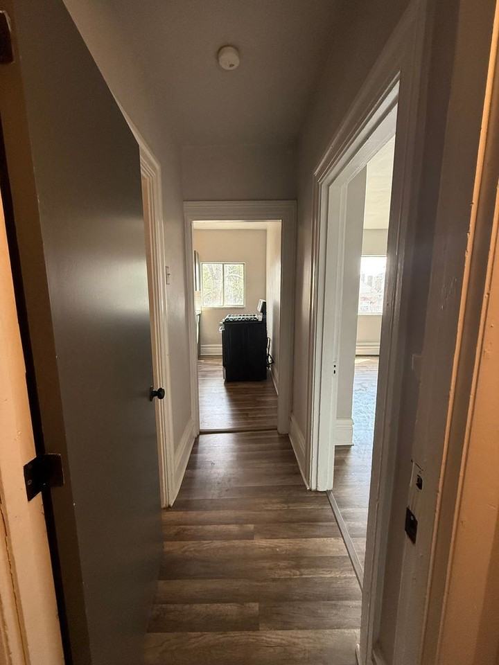 826 Collins - Photo 4 of 25