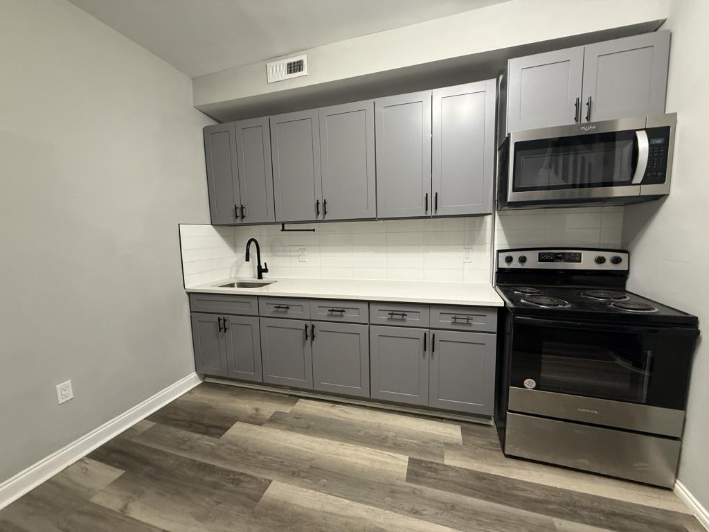 5340 Maple Ave - Photo 4 of 20