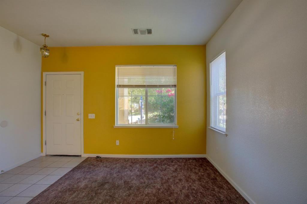 4076 Sage Way - Photo 4 of 14