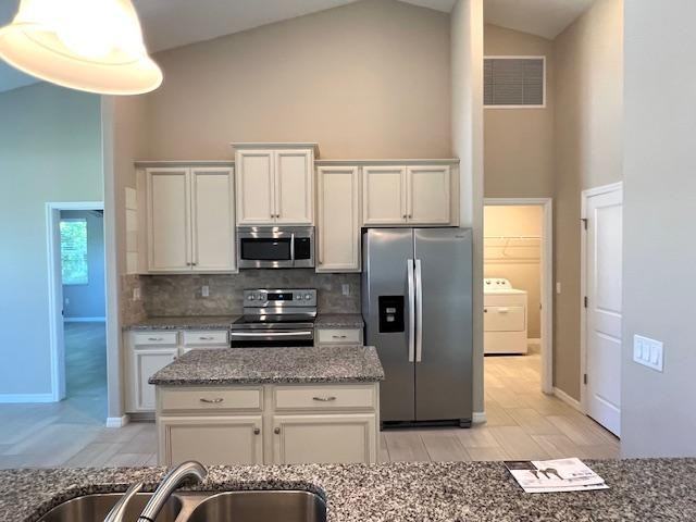 1 Waldorf Pl - Photo 4 of 24