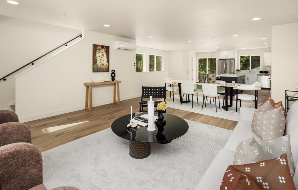 6628 52nd Ave W - Photo 3 of 18