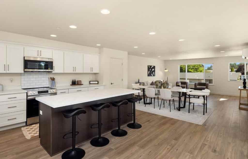 6628 52nd Ave W - Photo 4 of 18