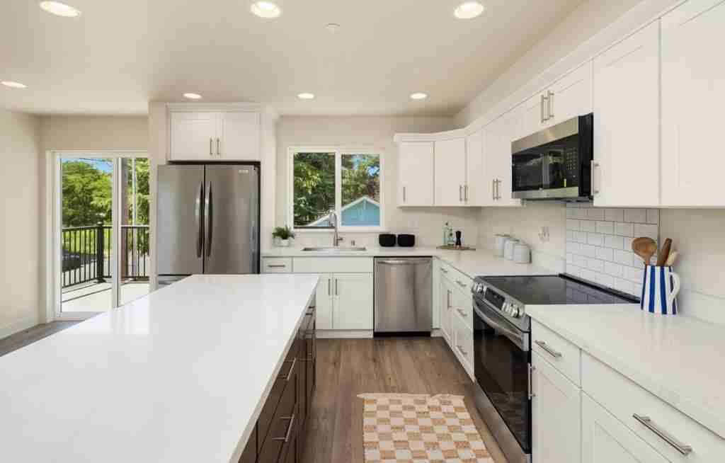 6628 52nd Ave W - Photo 5 of 18