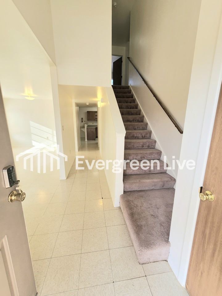 116 Crusader Ct - Photo 2 of 20