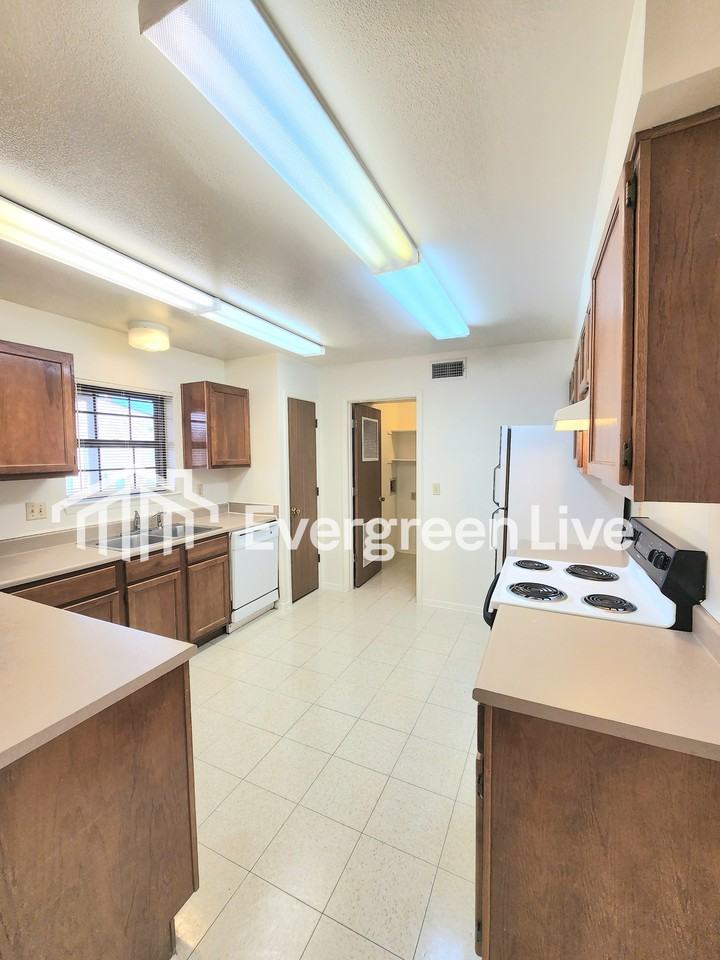 116 Crusader Ct - Photo 7 of 20