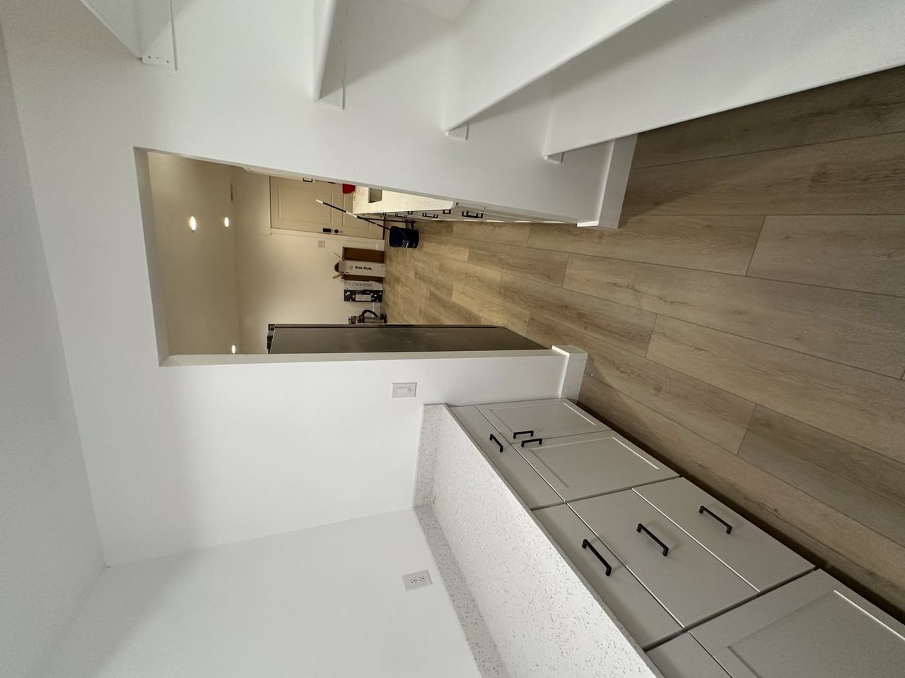 1101 N Carriage Ln - Photo 4 of 13