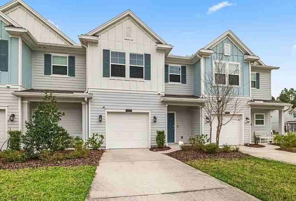 10357 Benson Lake Dr - Photo 3 of 9