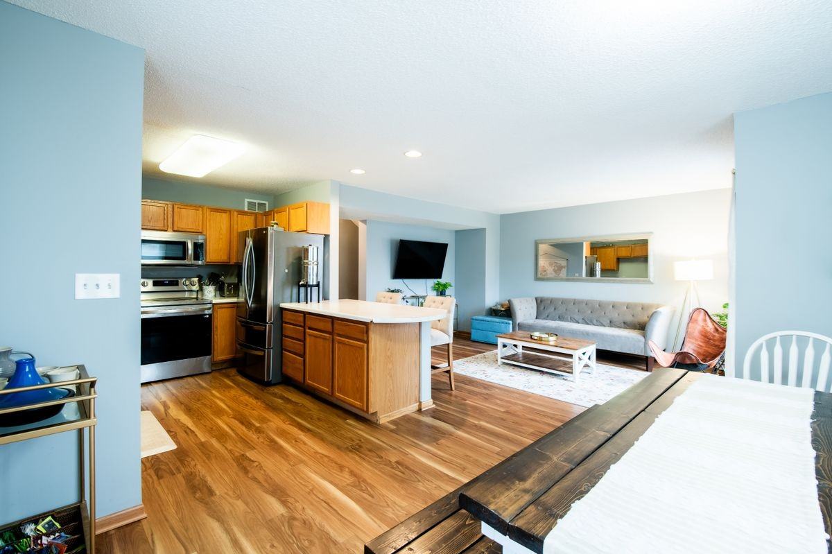 5724 4th St Ne - Photo 4 of 15