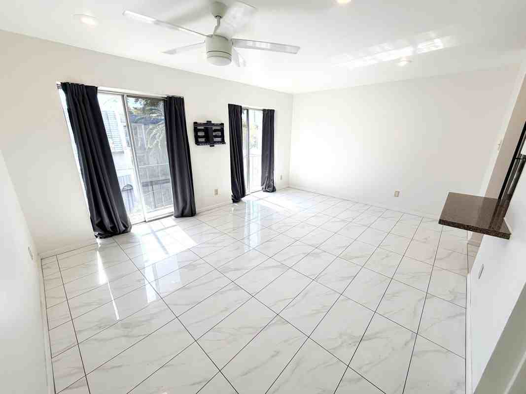 1016 W Osborn Rd - Photo 3 of 13