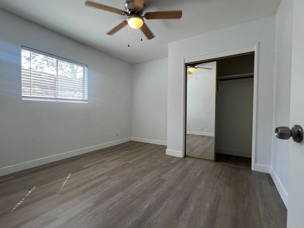 2203 Mathews Ave ##F - Photo 2 of 11