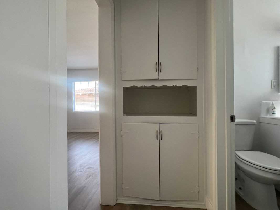 2203 Mathews Ave ##F - Photo 6 of 11