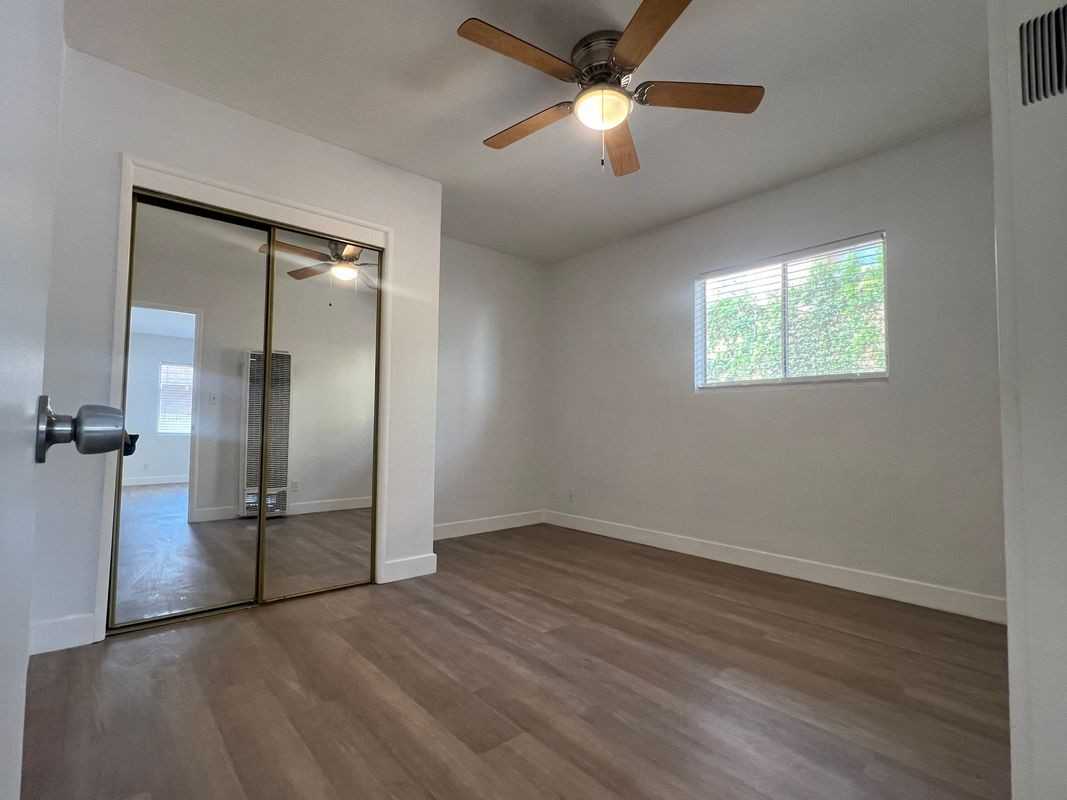 2203 Mathews Ave ##F - Photo 7 of 11