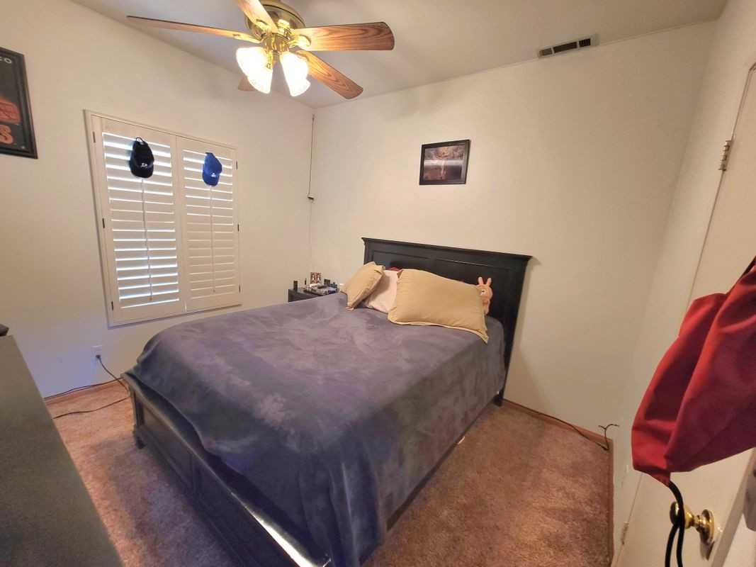 5560 Barclay Ct - Photo 2 of 14