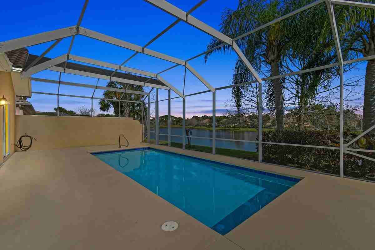 11325 Sw Olmstead Dr - Photo 2 of 14