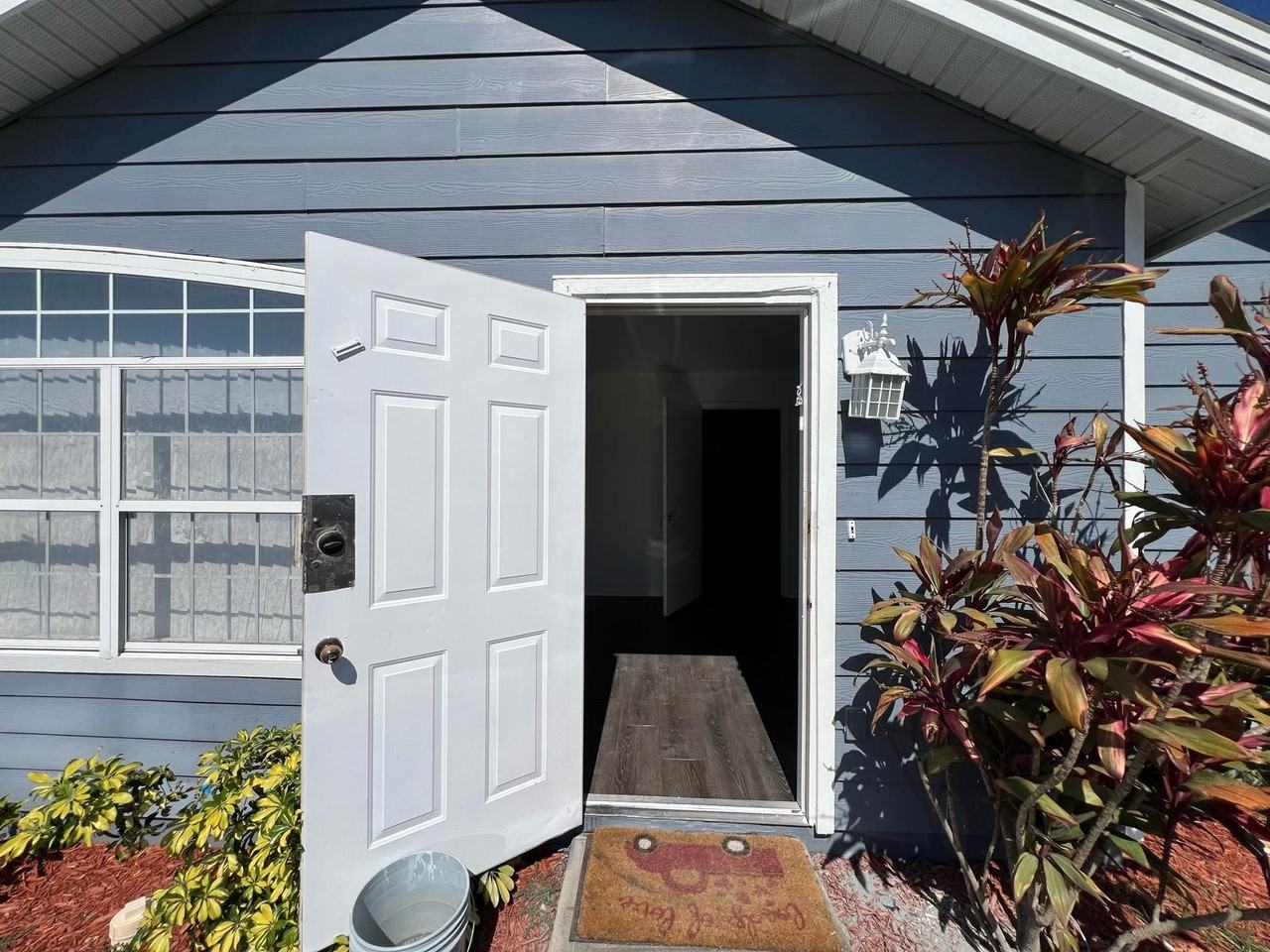 833 Caribbean Dr ##B - Photo 2 of 13