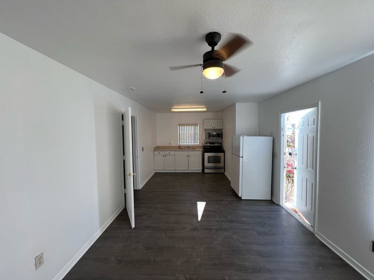 833 Caribbean Dr ##B - Photo 6 of 13