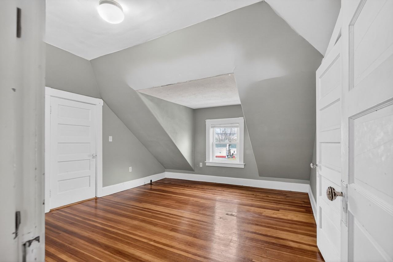 46 Peirce St #3 - Photo 3 of 22