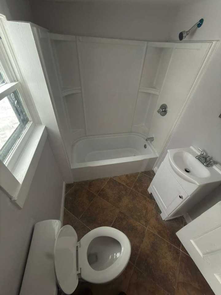 1325 W 1st St - Photo 2 of 7