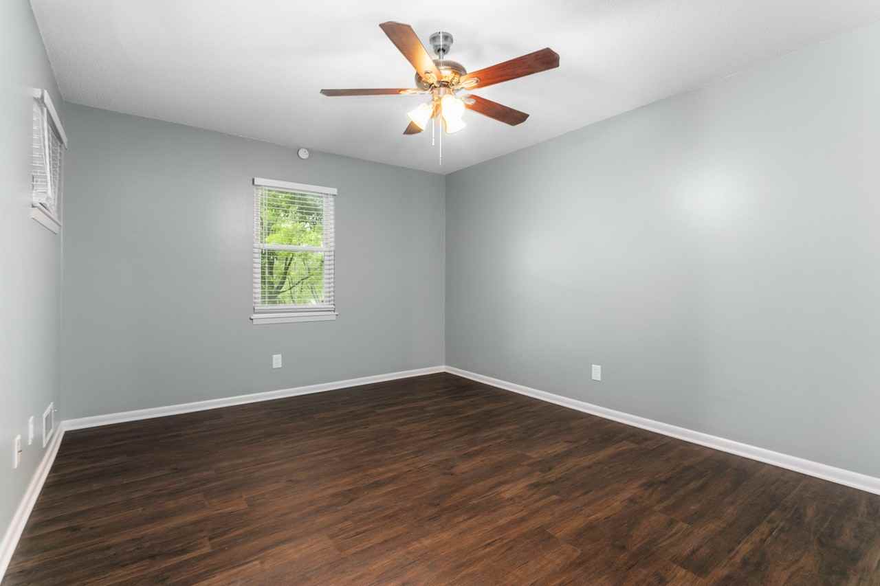 10219 W 53rd St - Photo 2 of 18
