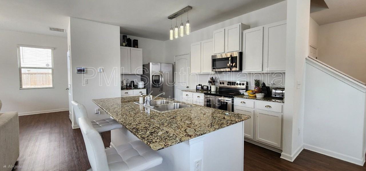 4040 Alveston Dr - Photo 5 of 36