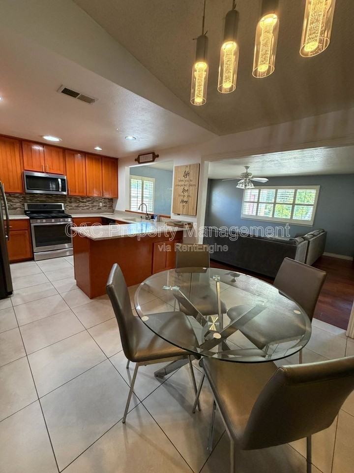 18120 Raymond Ct - Photo 5 of 20