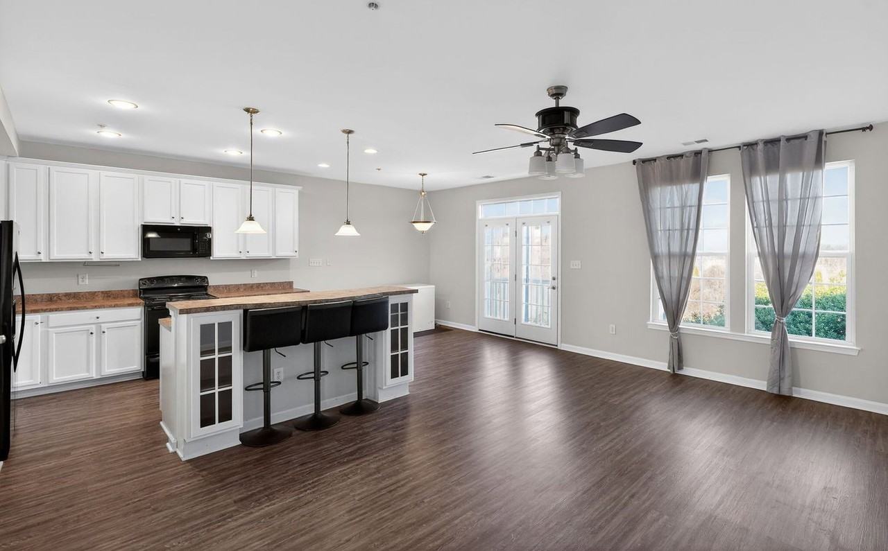 8011 Forest Ridge Dr - Photo 3 of 15