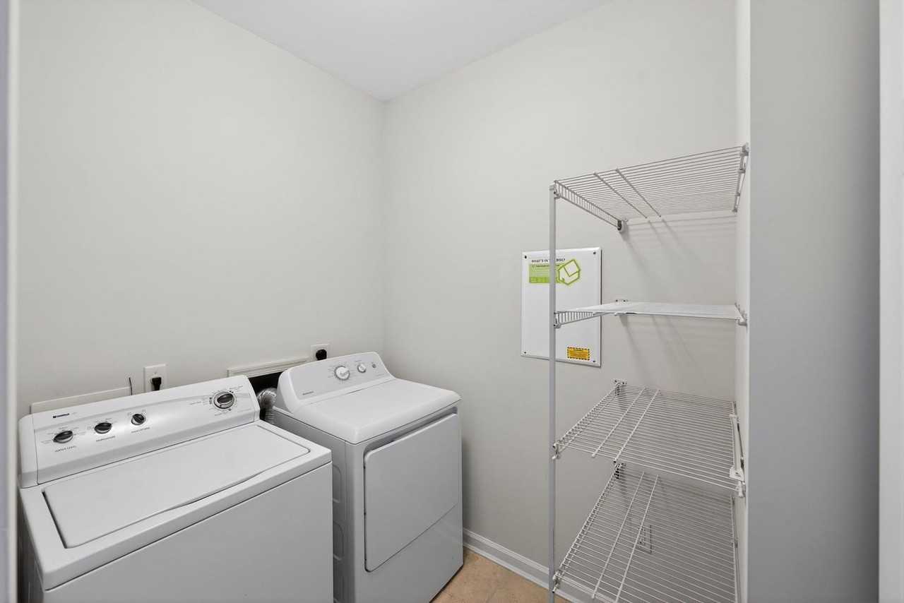 8011 Forest Ridge Dr - Photo 4 of 15