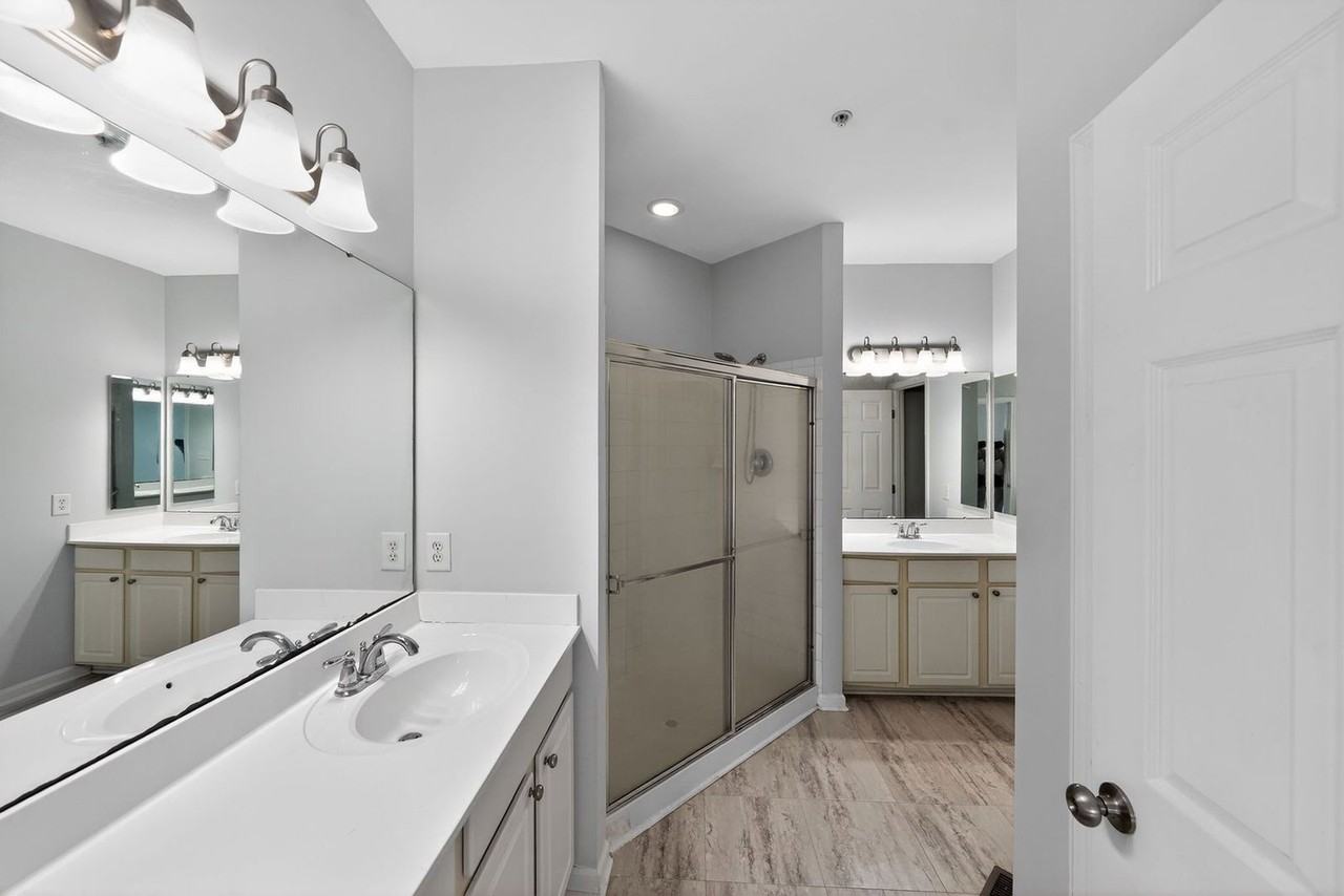 8011 Forest Ridge Dr - Photo 5 of 15