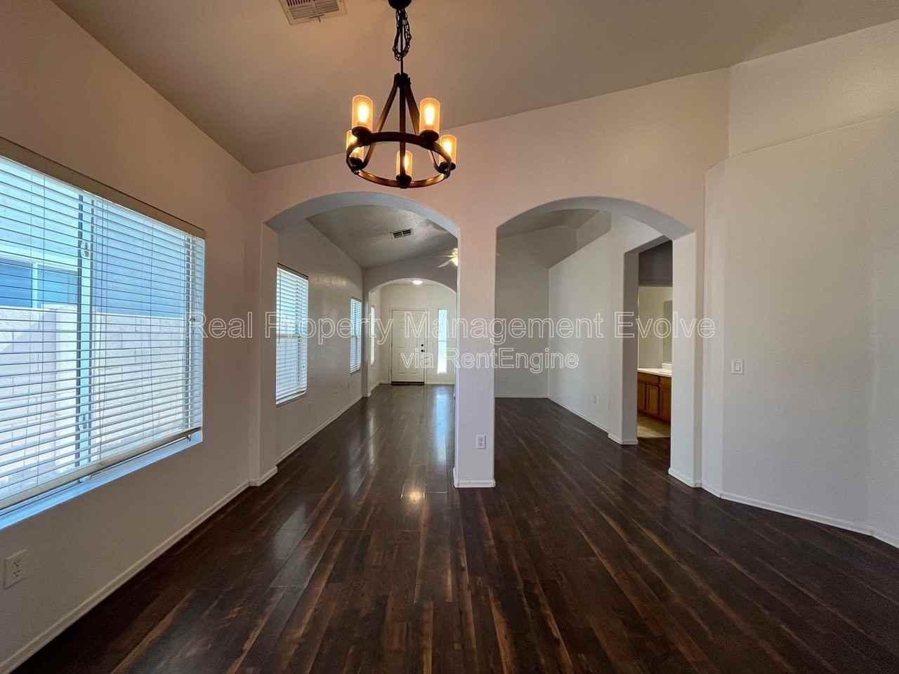 13444 W Rhine Ln - Photo 4 of 21