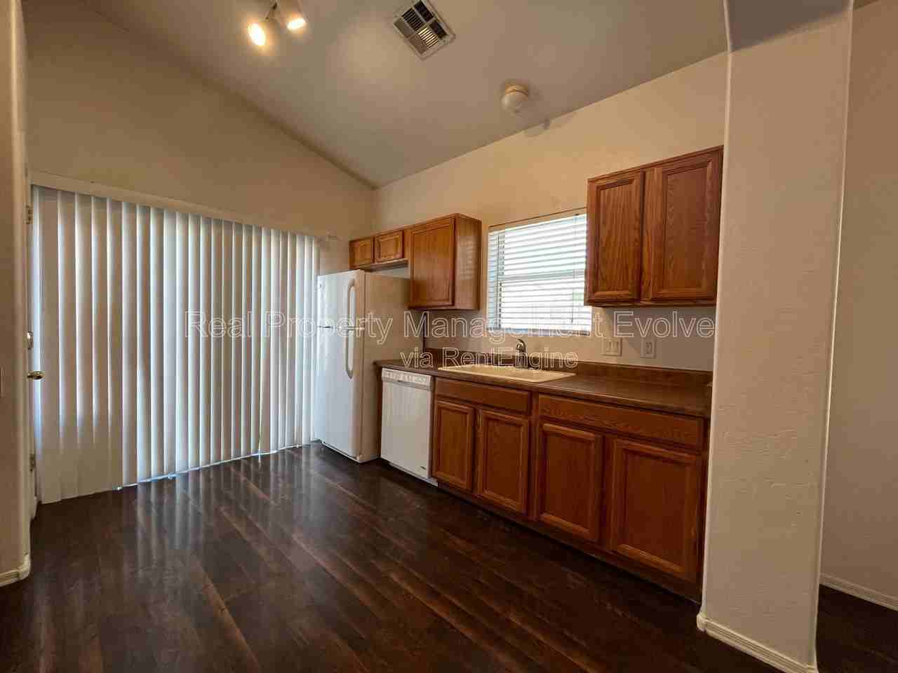 13444 W Rhine Ln - Photo 6 of 21