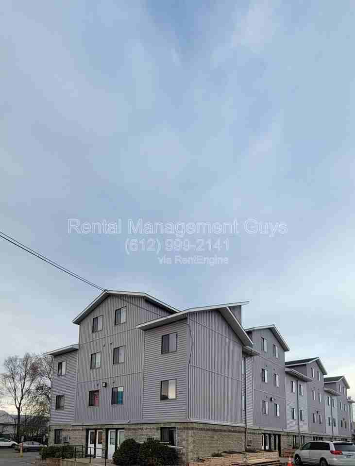 133 Cedar St E #302 - Photo 2 of 18