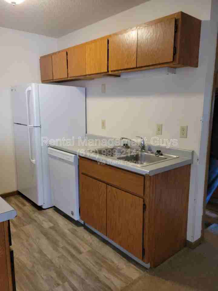 133 Cedar St E #302 - Photo 4 of 18