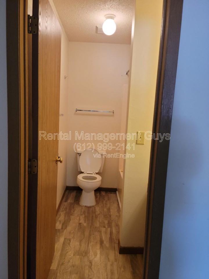 133 Cedar St E #302 - Photo 7 of 18