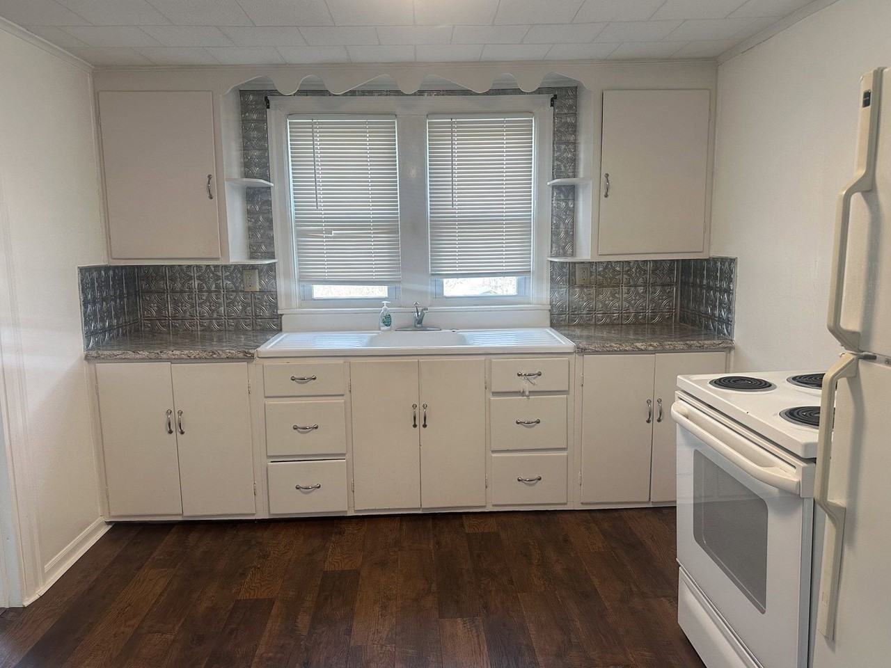 1406 Beaumont Ave #1 - Photo 4 of 33