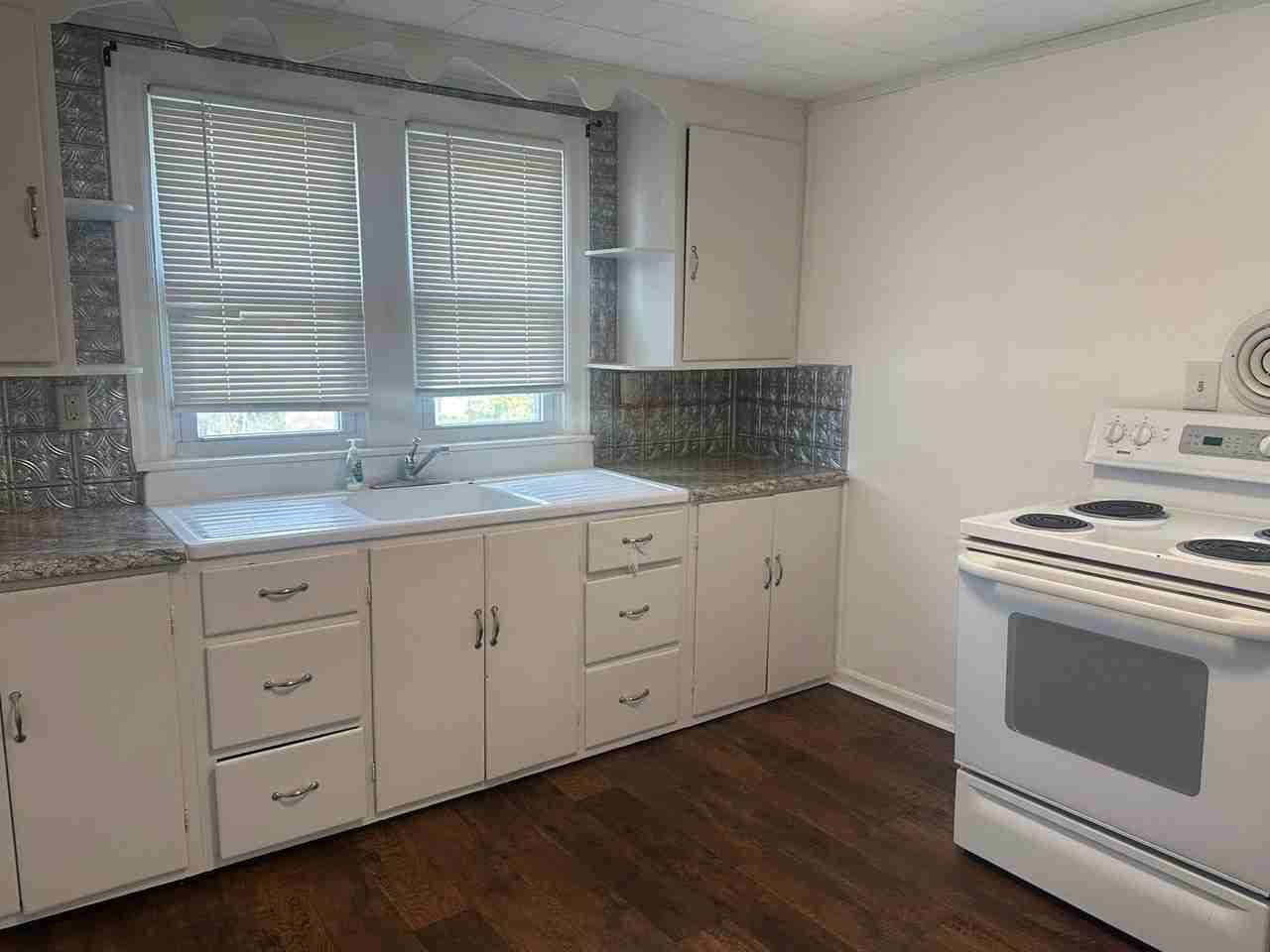 1406 Beaumont Ave #1 - Photo 6 of 33