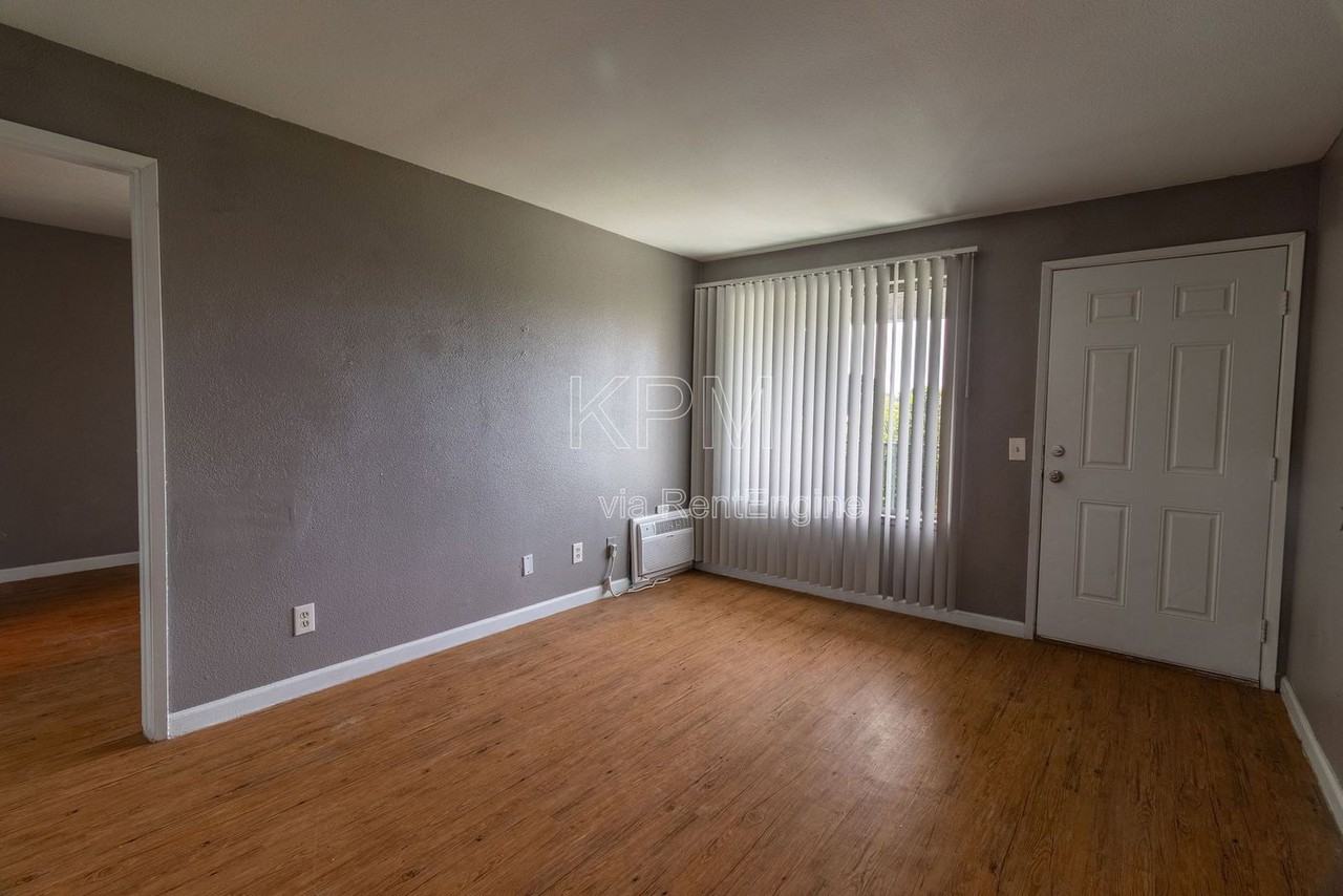 3939 N Pershing Ave #098 - Photo 5 of 11