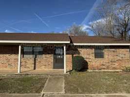 featured image of 2435 Clarke St