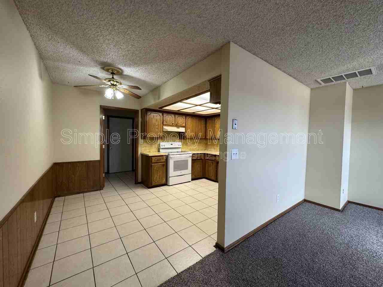 2435 Clarke St - Photo 5 of 18