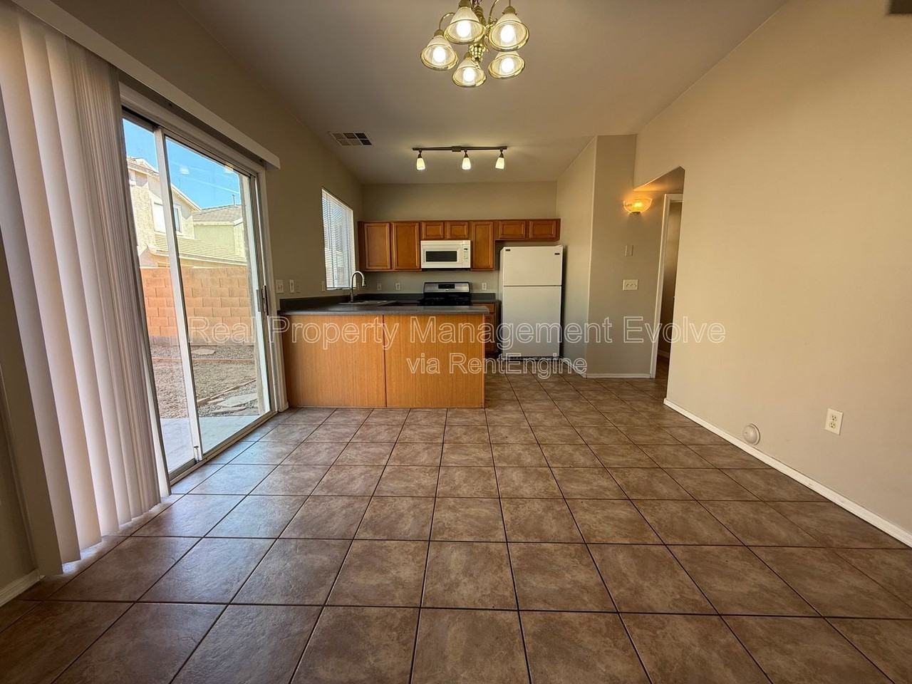 3930 W Irwin Ave - Photo 6 of 28