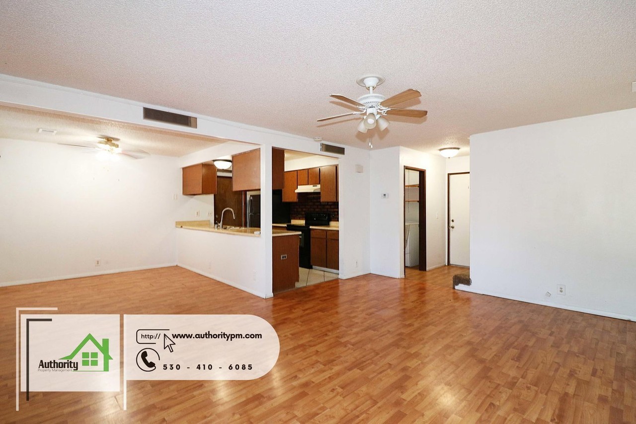 3867 Apollo St - Photo 4 of 20