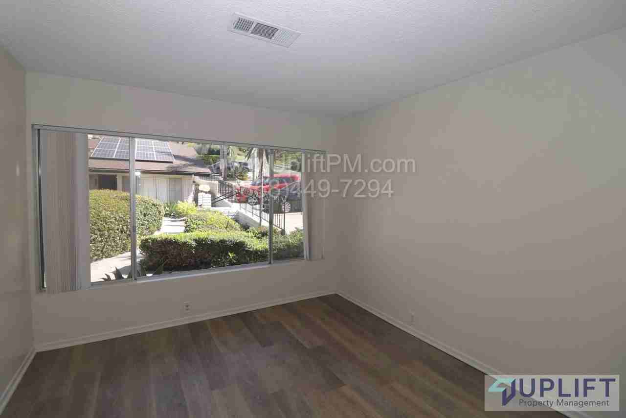 2363 Snead Dr - Photo 5 of 15
