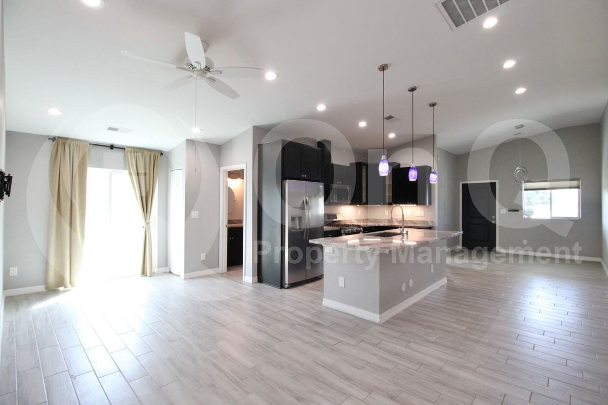 1556 W 5th St - Photo 6 of 22