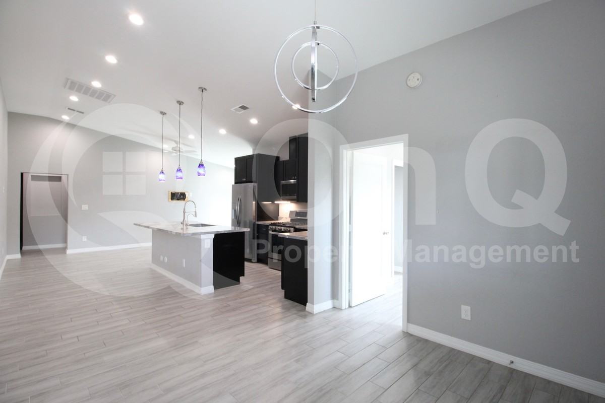 1556 W 5th St - Photo 7 of 22