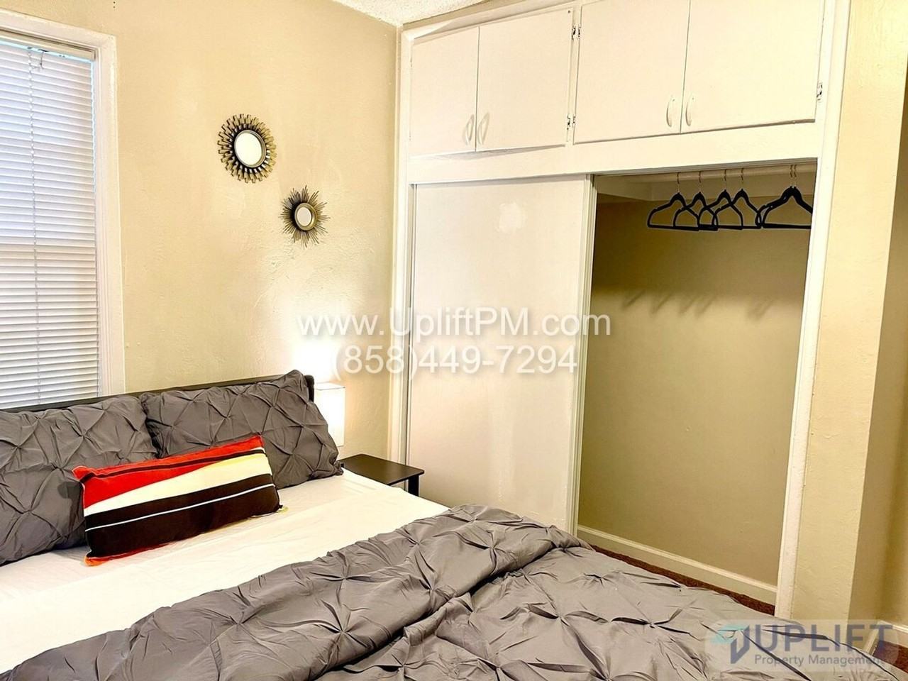 4829 Castle Ave - Photo 2 of 50