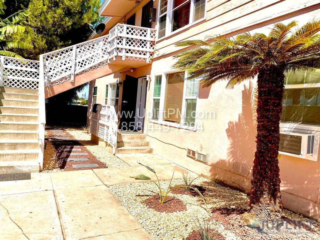 4829 Castle Ave - Photo 4 of 50
