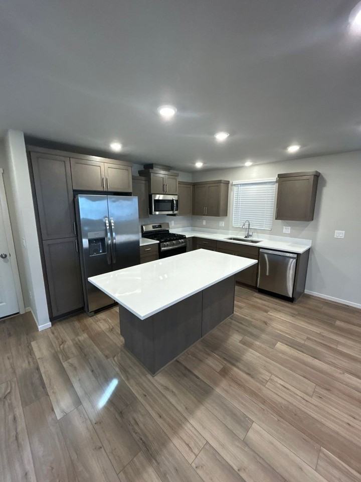 610 Pickering Ln - Photo 6 of 31