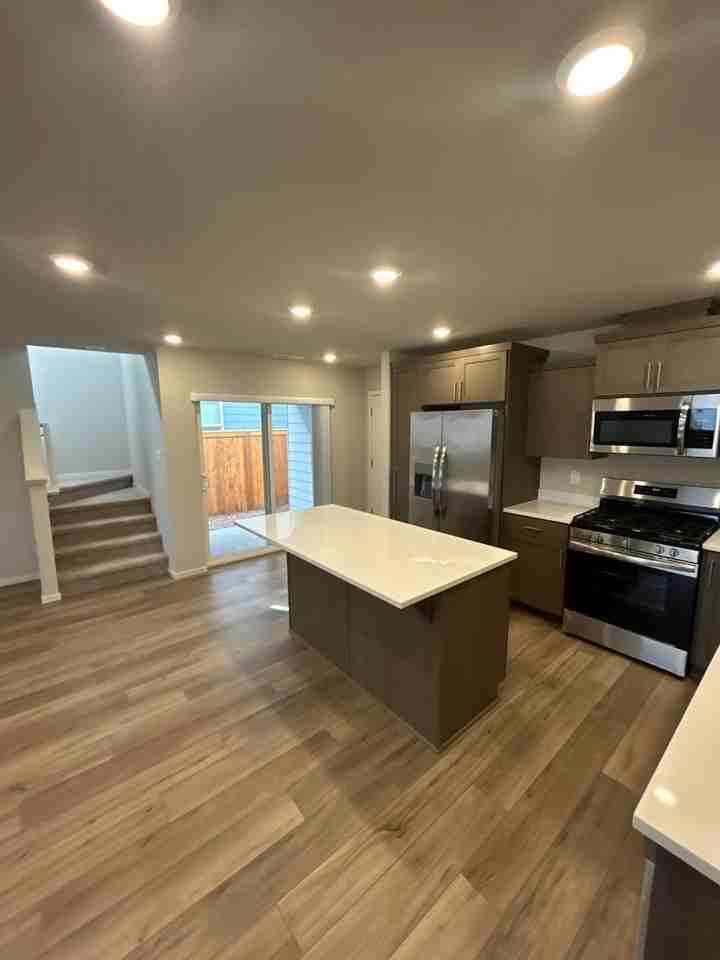 610 Pickering Ln - Photo 7 of 31