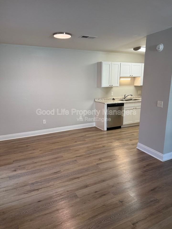 8444 Chisholm Rd - Photo 2 of 13